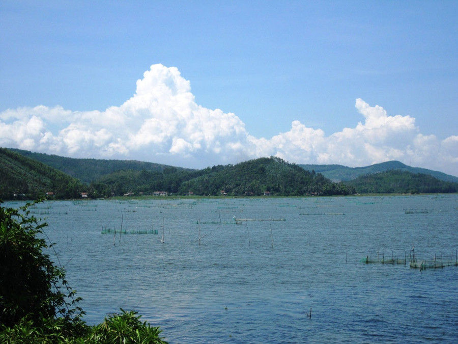 Đầm An Khê. Ảnh: Nguyên Tú