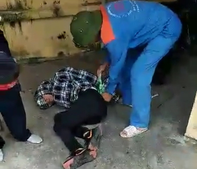 Nam thanh niên bị bắt 