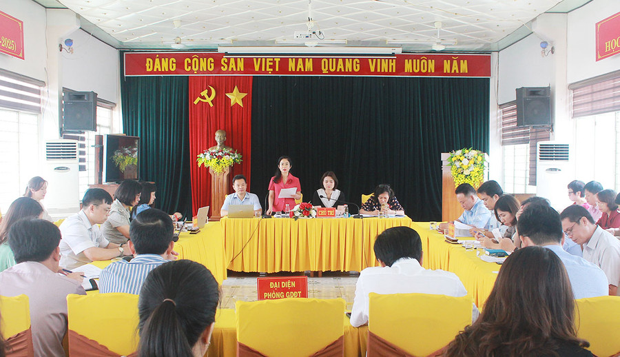 Quang cảnh buổi làm việc. Ảnh: Mộc Trà Quang cảnh buổi làm việc. Ảnh: Mộc Trà