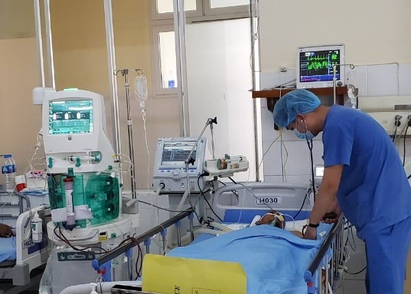 Hai bệnh nhân ngộ độc rượu ở thôn Đạ Nghịt đã tử vong. Ảnh: LV Hai bệnh nhân ngộ độc rượu ở thôn Đạ Nghịt đã tử vong. Ảnh: LV