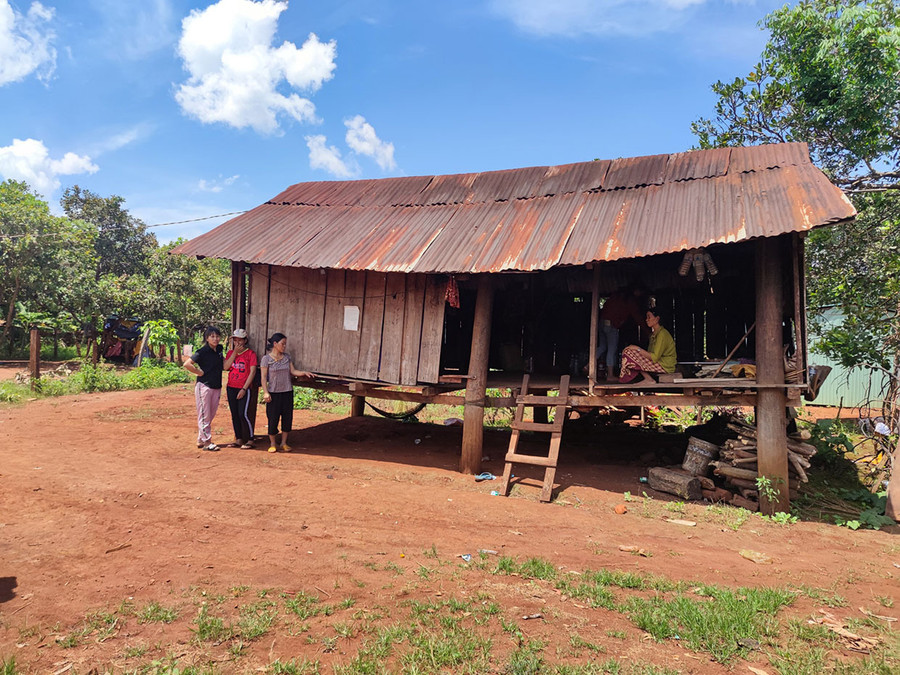  2 nạn nhân ở làng Kloong bị lừa sang Campuchia làm việc đã được giải cứu thành công và đưa về Gia Lai. Ảnh: Hoành Sơn