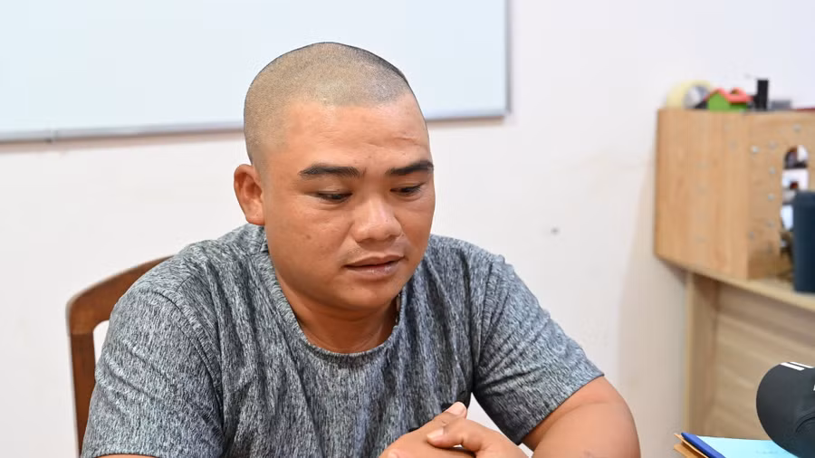 Phạm Tấn Lượng tại cơ quan điều tra. Ảnh: Lê Tiến