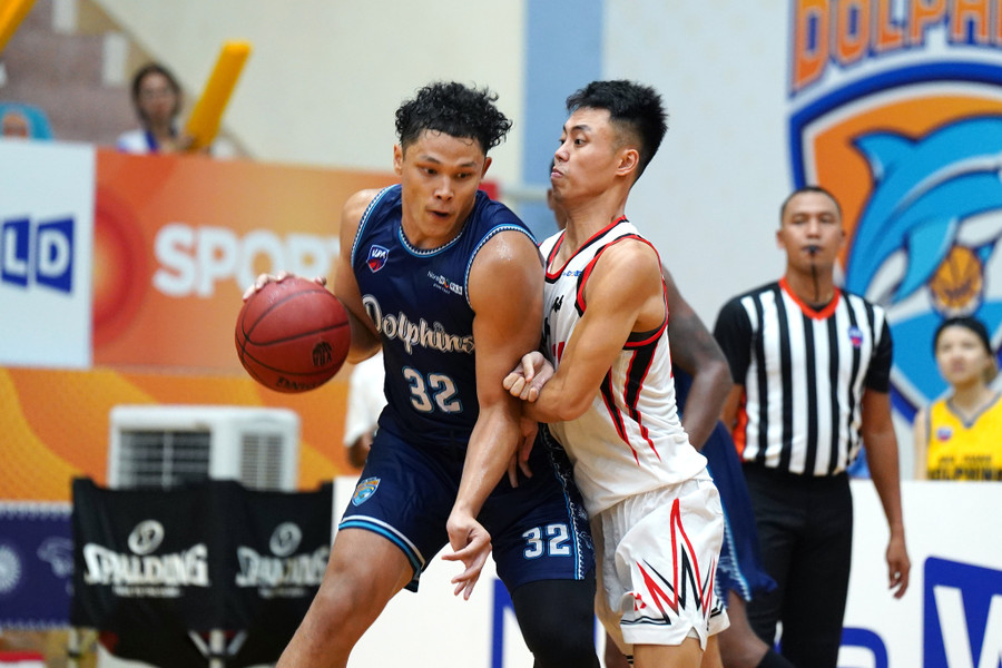 Dominique Tham (trái) đang có những đóng góp quan trọng cho CLB Nha Trang Dolphins tại VBA 2022. Ảnh: VBA Dominique Tham (trái) đang có những đóng góp quan trọng cho CLB Nha Trang Dolphins tại VBA 2022. Ảnh: VBA