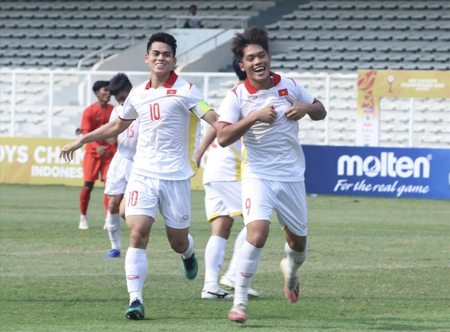 U19 Việt Nam được đánh giá nhỉnh hơn đối thủ tại bán kết U19 Đông Nam Á 2022. Ảnh: H.A  U19 Việt Nam được đánh giá nhỉnh hơn đối thủ tại bán kết U19 Đông Nam Á 2022. Ảnh: H.A