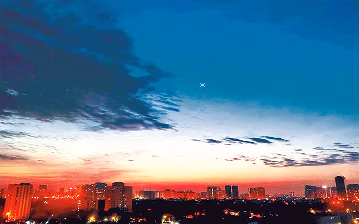 Khung cảnh chụp sao Kim vào khoảng 3 giờ sáng ở Hà Nội.