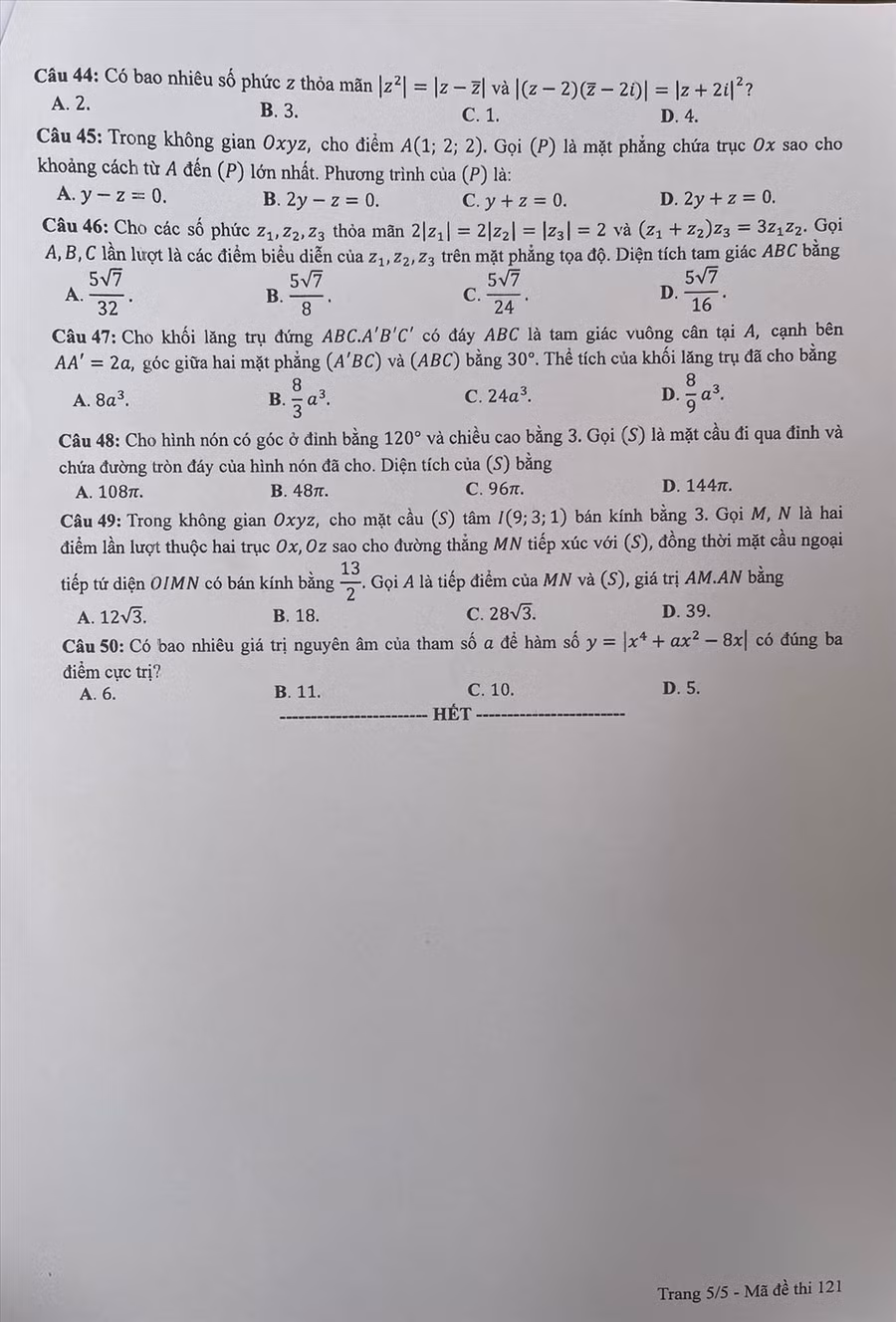  Đề thi môn Toán, mã đề 121 do Báo Lao Động cập nhật lúc 16h, khi thí sinh ra khỏi phòng thi.