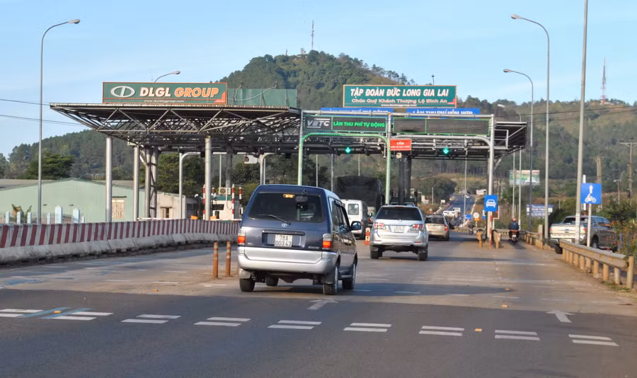 Trạm thu phí Đức Long. Ảnh: Phương Vi