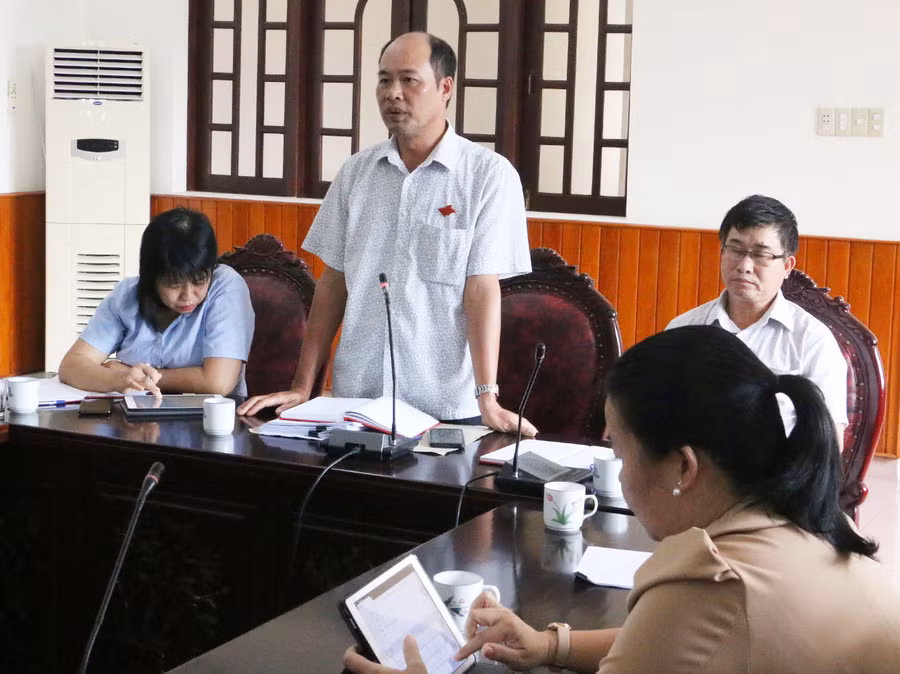 Đại biểu Nguyễn Tiến Dũng tham gia thảo luận tại buổi thảo luận tổ. Ảnh: Thiên Di