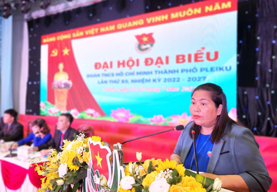 Đồng chí Hà Thị Giang Thảo-Bí thư Tỉnh Đoàn phát biểu chỉ đạo tại đại hội. Ảnh: Phan Lài