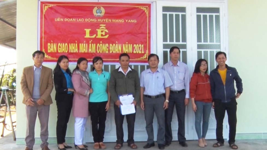 Những ngôi nhà “Mái ấm Công đoàn” giúp các gia đình đoàn viên có hoàn cảnh khó khăn ổn định chỗ ở, yên tâm công tác. Ảnh: Hà Phương