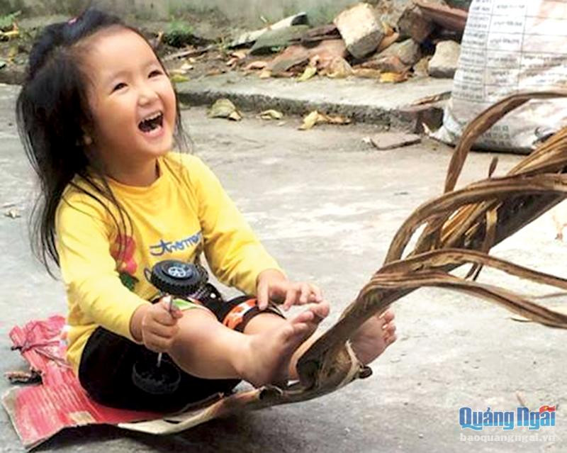 Kéo mo cau - trò chơi tuổi thơ. Ảnh: Internet Kéo mo cau - trò chơi tuổi thơ. Ảnh: Internet