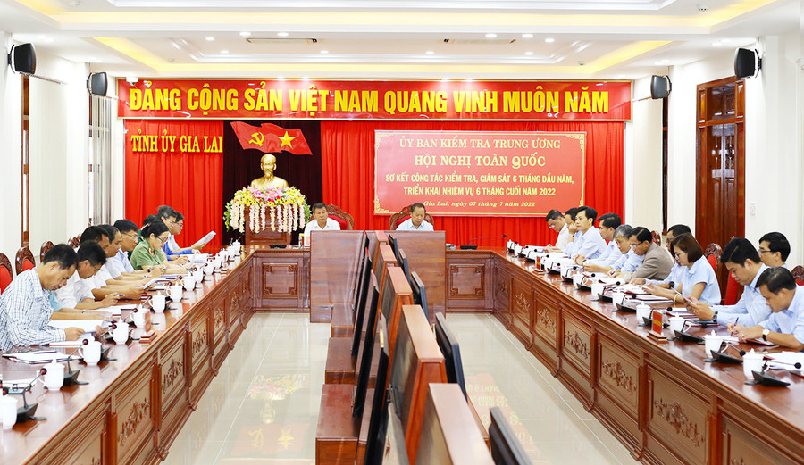 Quang cảnh hội nghị sơ kết công tác kiểm tra, giám sát tại điểm cầu Gia Lai. Ảnh: Vĩnh Hoàng  Quang cảnh hội nghị sơ kết công tác kiểm tra, giám sát tại điểm cầu Gia Lai. Ảnh: Vĩnh Hoàng