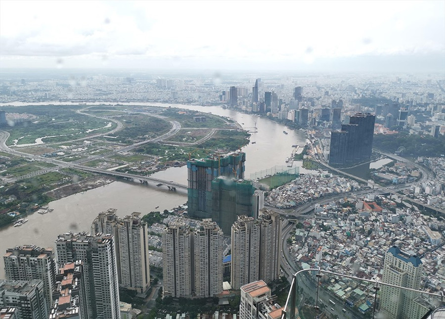  Thị trường bất động sản chiếm tỉ trọng lớn trong nền kinh tế. Ảnh: Thế Lâm.