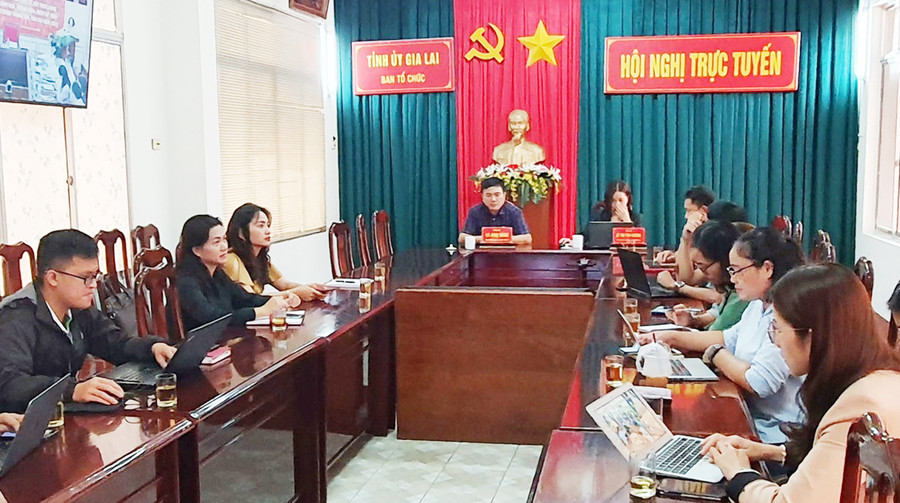  Quang cảnh hội nghị tại điểm cẩu Ban Tổ chức Tỉnh ủy. Ảnh: Anh Huy