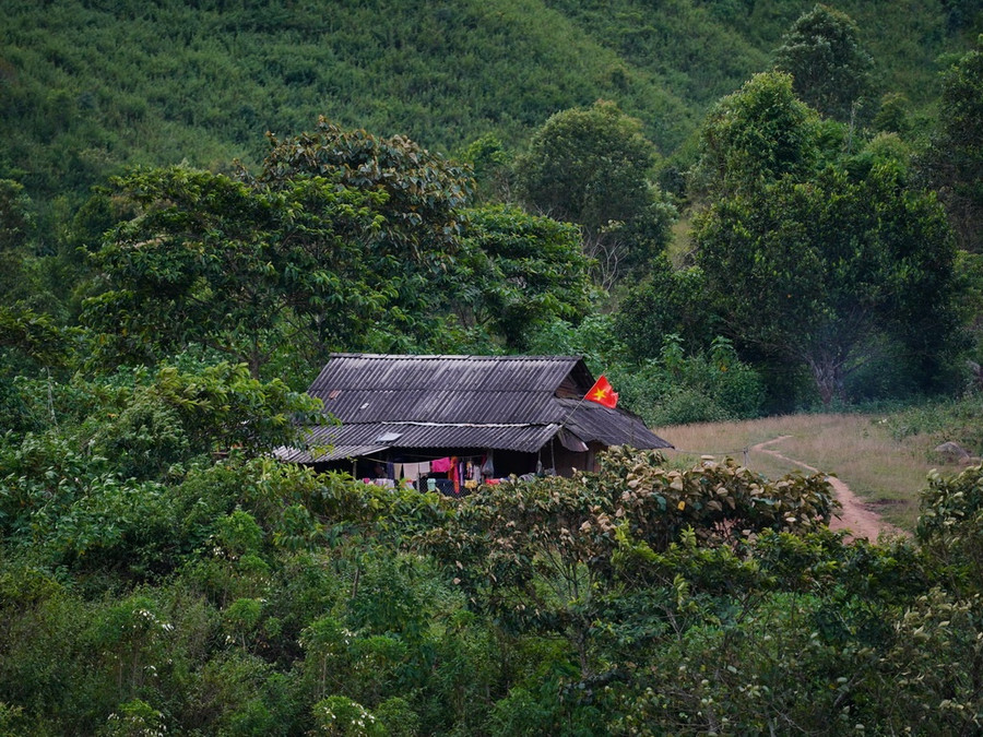  Một ngôi nhà của người dân nằm gần cực Tây. Ảnh: Mai Thanh Hải