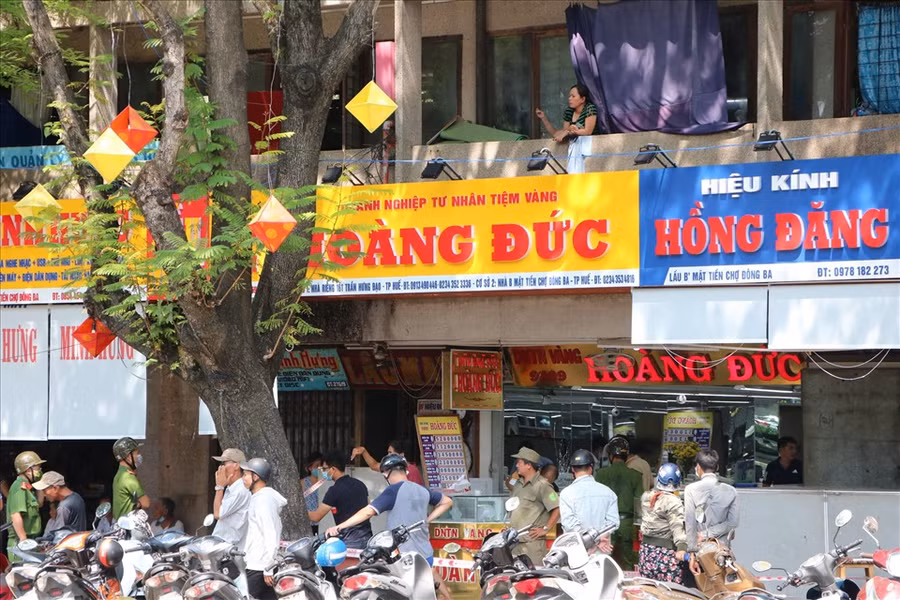 Tiệm vàng Hoàng Đức nơi xảy ra sự việc.