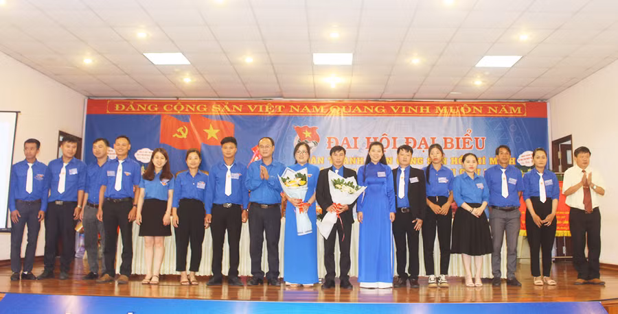  Ban Chấp hành Đoàn TNCS Hồ Chí Minh Công ty TNHH một thành viên Cao su Chư Păh khóa X ra mắt tại Đại hội. Ảnh: Phan Lài