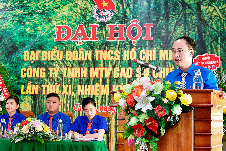 Phó Bí thư Thường trực Tỉnh Đoàn Phan Hồ Giang phát biểu tại Đại hội Đoàn TNCS Hồ Chí Minh Công ty TNHH một thành viên Cao su Chư Sê. Ảnh: Đức Thụy