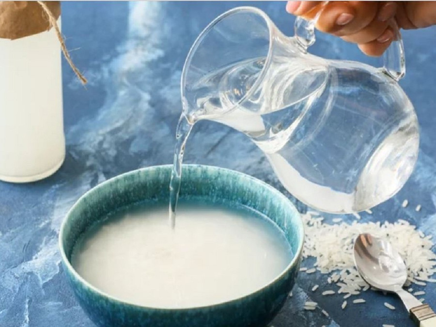 Nước gạo chứa các dưỡng chất tự nhiên có lợi cho da và tóc. Ảnh: SHUTTERSTOCK Nước gạo chứa các dưỡng chất tự nhiên có lợi cho da và tóc. Ảnh: SHUTTERSTOCK