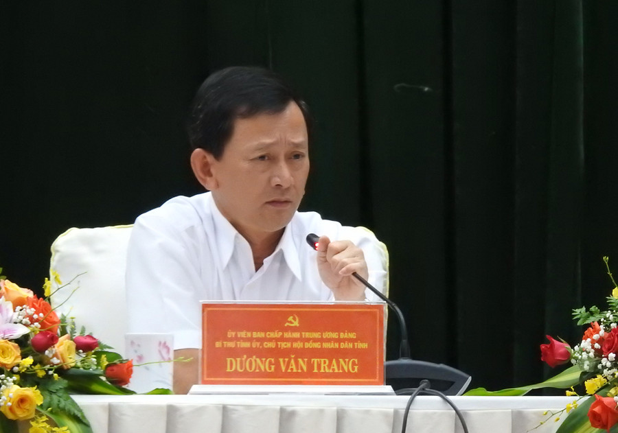 Đồng chí Bí thư Tỉnh ủy, Chủ tịch HĐND tỉnh Dương Văn Trang nói về thiệt hại của người dân khi cây sâm Ngọc Linh bị bệnh. Ảnh: KĐ 