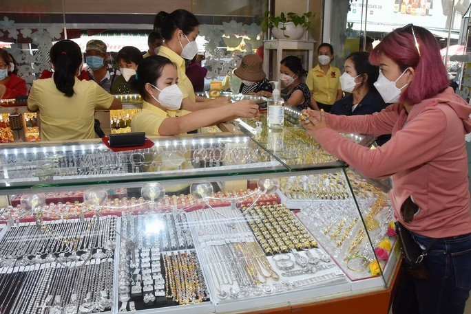 Giá vàng hôm nay của thế giới suy yếu Giá vàng hôm nay của thế giới suy yếu