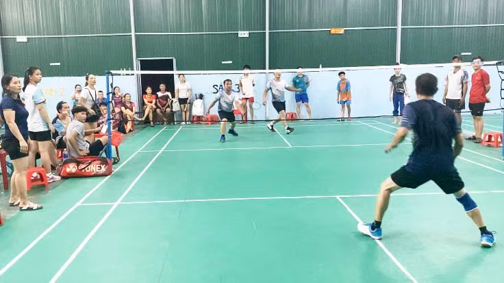 Các vận động viên tranh tài ở nội dung đôi nam. Ảnh: Nguyễn Sang