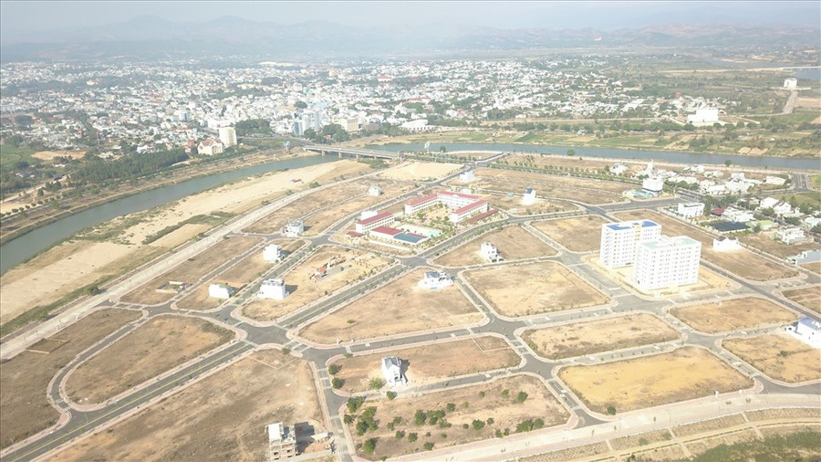 Dự án khu đô thị phía Nam cầu Đăk Bla được xác định có nhiều sai phạm làm thất thu thuế. Ảnh: T.T Dự án khu đô thị phía Nam cầu Đăk Bla được xác định có nhiều sai phạm làm thất thu thuế. Ảnh: T.T