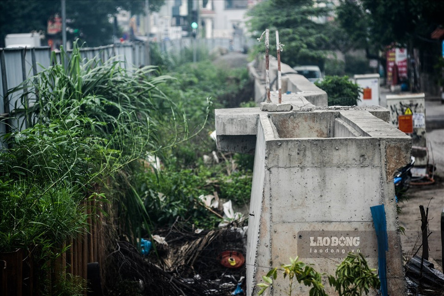 Hình ảnh đường Âu Cơ, 3,7km cải tạo 3 năm chưa xong- một trong những dự án dân sinh cấp bách chờ tân Chủ tịch. Ảnh: Nguyễn Long