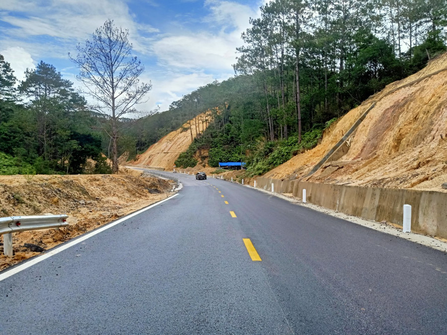 Dự án nâng cấp cải tạo Quốc lộ 24 đã hoàn thành, chuẩn bị đưa vào sử dụng. Ảnh: VP