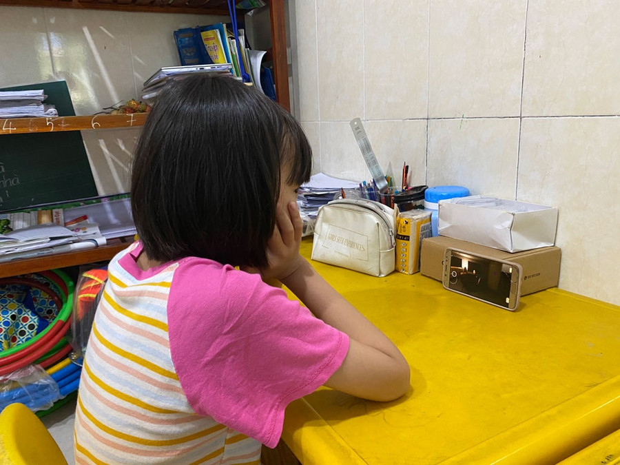 Ngày càng có nhiều trẻ em tiếp cận với nền tảng YouTube. Ảnh: NGUYỄN ĐIỀN Ngày càng có nhiều trẻ em tiếp cận với nền tảng YouTube. Ảnh: NGUYỄN ĐIỀN