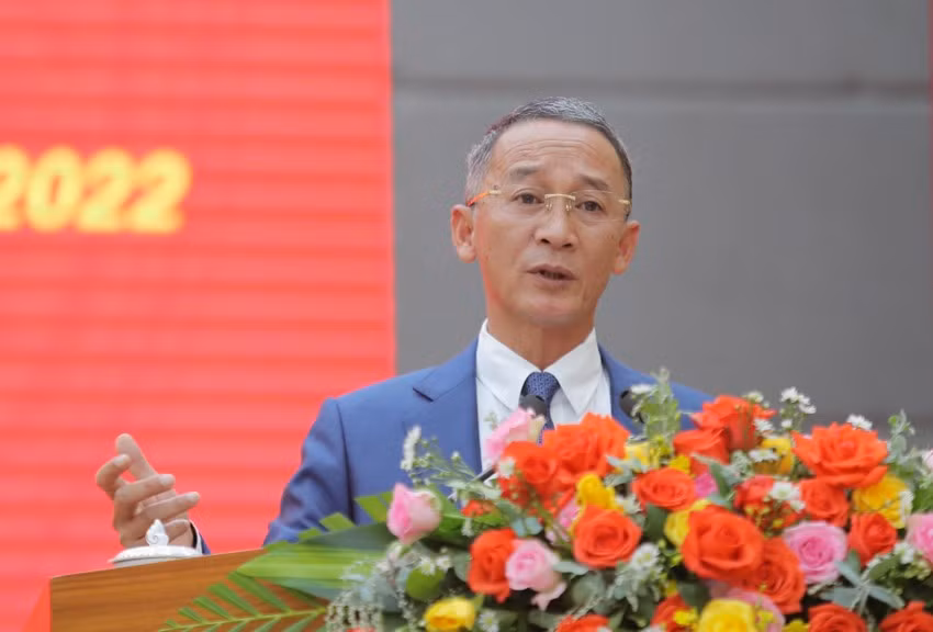 Chủ tịch UBND tỉnh Lâm Đồng Trần Văn Hiệp giải trình một số nội dung cử tri tỉnh nhà quan tâm. Ảnh Chính Thành