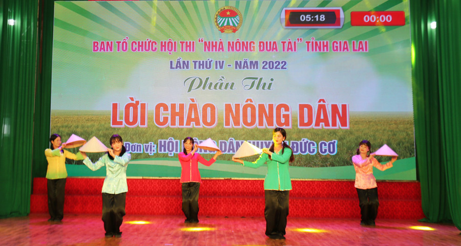  Phần thi Lời chào nhà nông của Hội Nông dân huyện Đức Cơ. Ảnh: Văn Ngọc