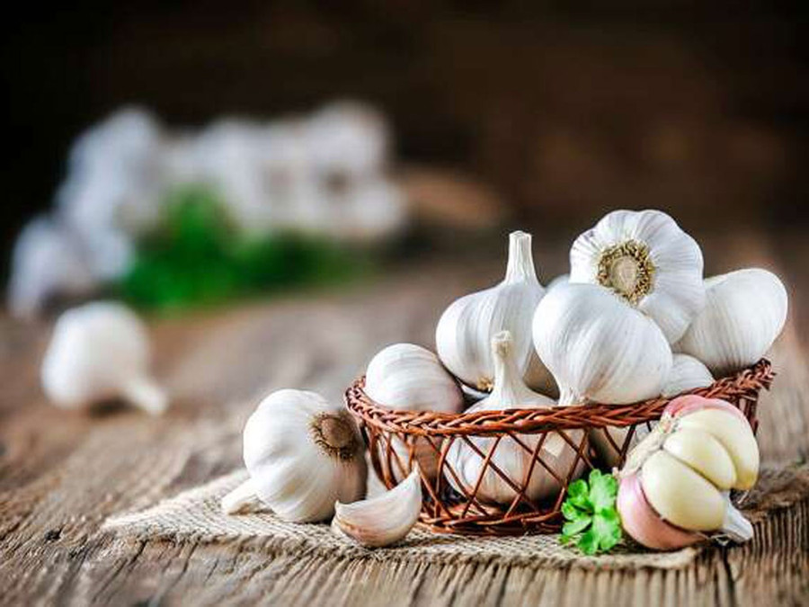 Chiết xuất tỏi cũng có thể ức chế sự tích tụ tiểu cầu, làm giảm nguy cơ đông máu và đột quỵ. Ảnh: Shutterstock