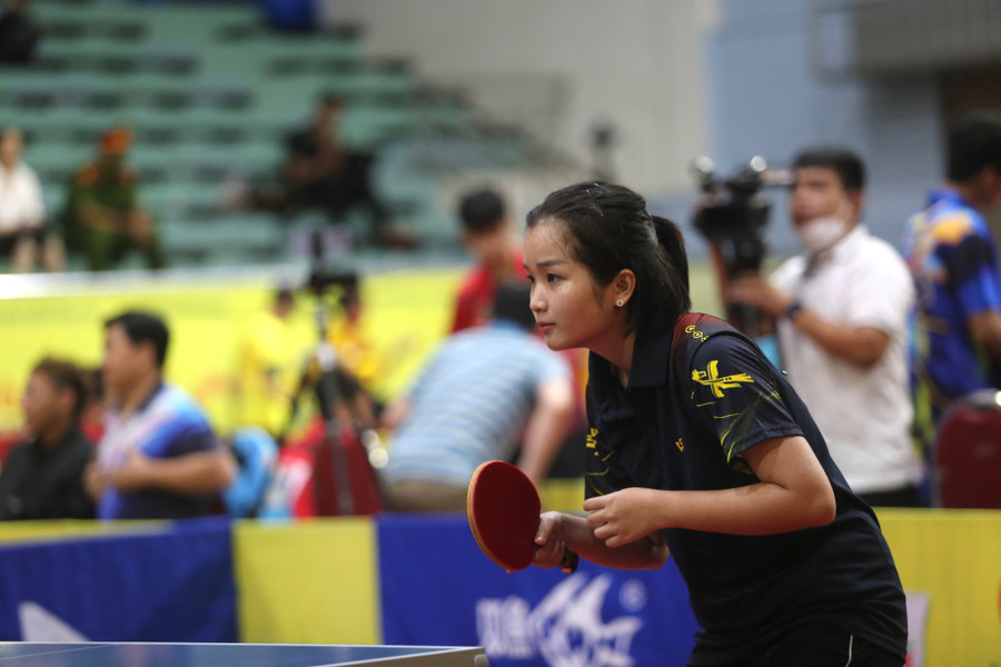  Tay vợt Võ Kim Thắm của Tây Ninh cũng gây ấn tượng bởi vẻ đẹp nhẹ nhàng.