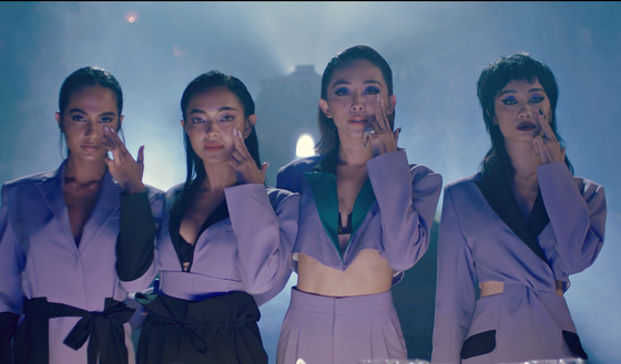  MV “1 cọng tóc mai” có sự tham gia của nhiều gương mặt rất quen thuộc