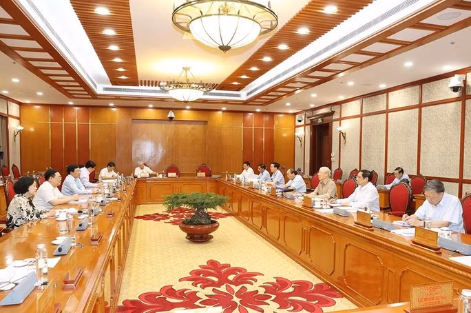 Tổng Bí thư Nguyễn Phú Trọng chủ trì cuộc họp của Bộ Chính trị. Ảnh TTXVN