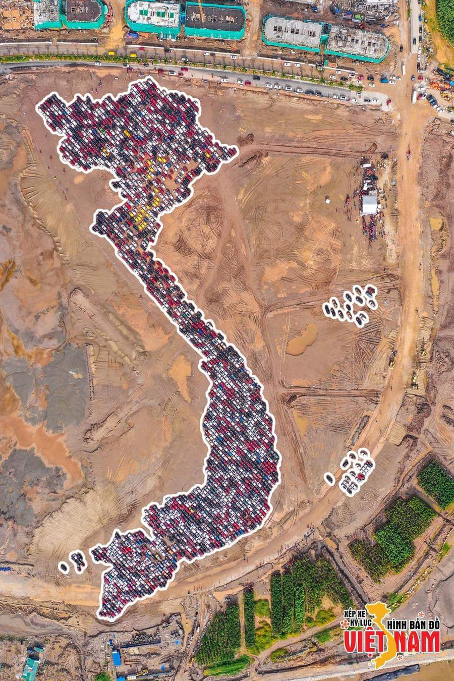 1.700 xe ô tô xếp hình bản đồ Việt Nam. Ảnh nguồn Otofun 1.700 xe ô tô xếp hình bản đồ Việt Nam. Ảnh nguồn Otofun