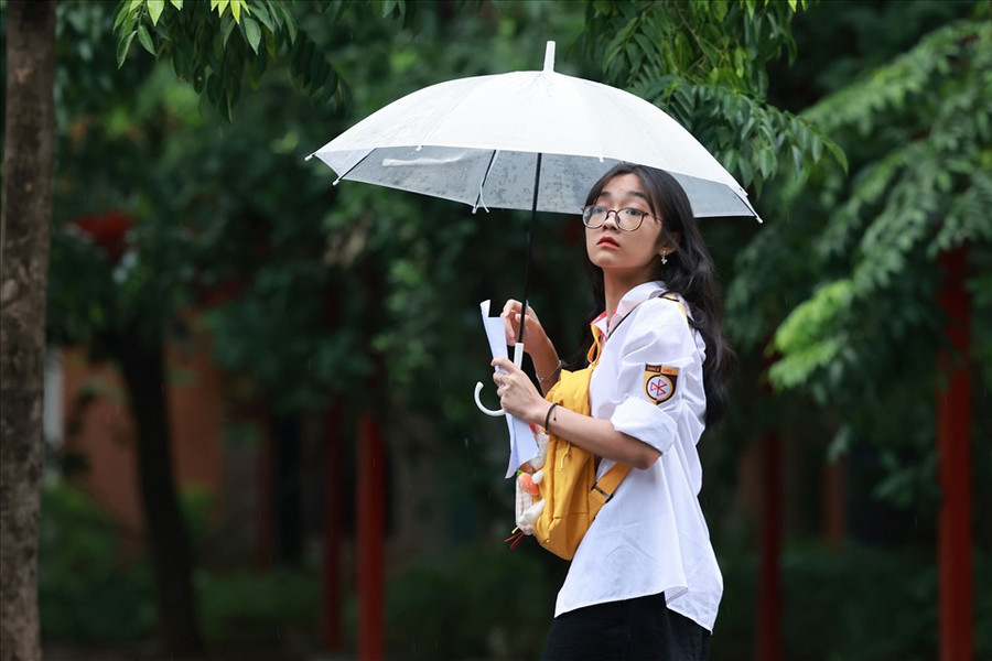Sáng 8.7, thí sinh làm bài thi môn tổ hợp Khoa học tự nhiên hoặc Khoa học Xã hội. Ảnh: Hải Nguyễn  Sáng 8.7, thí sinh làm bài thi môn tổ hợp Khoa học tự nhiên hoặc Khoa học Xã hội. Ảnh: Hải Nguyễn