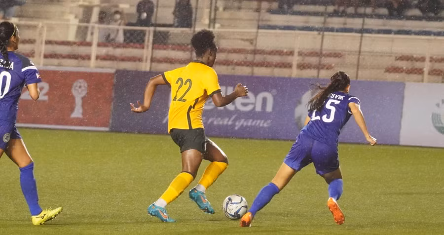 Tuyển Úc (áo vàng) xuất trận với thất bại. Ảnh: PFF