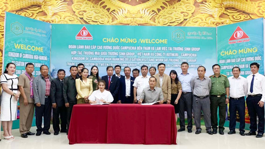 Trường Sinh Group ký kết biên bản ghi nhớ giao thương với Công ty Rothkiri (Vương quốc Campuchia). Ảnh: Khang Nghi