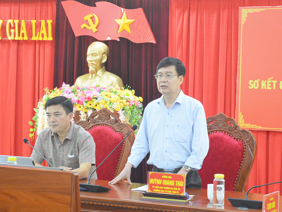 Trưởng ban Tổ chức Tỉnh ủy Huỳnh Quang Thái phát biểu tại hội nghị. Ảnh: Anh Huy Trưởng ban Tổ chức Tỉnh ủy Huỳnh Quang Thái kết luận hội nghị. Ảnh: Anh Huy