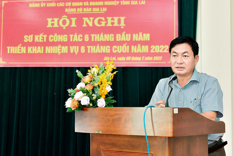 Đồng chí huỳnh kiên tổng biên tập báo gia lai phát biểu khai mạc hội nghị. Ảnh: Đức Thụy