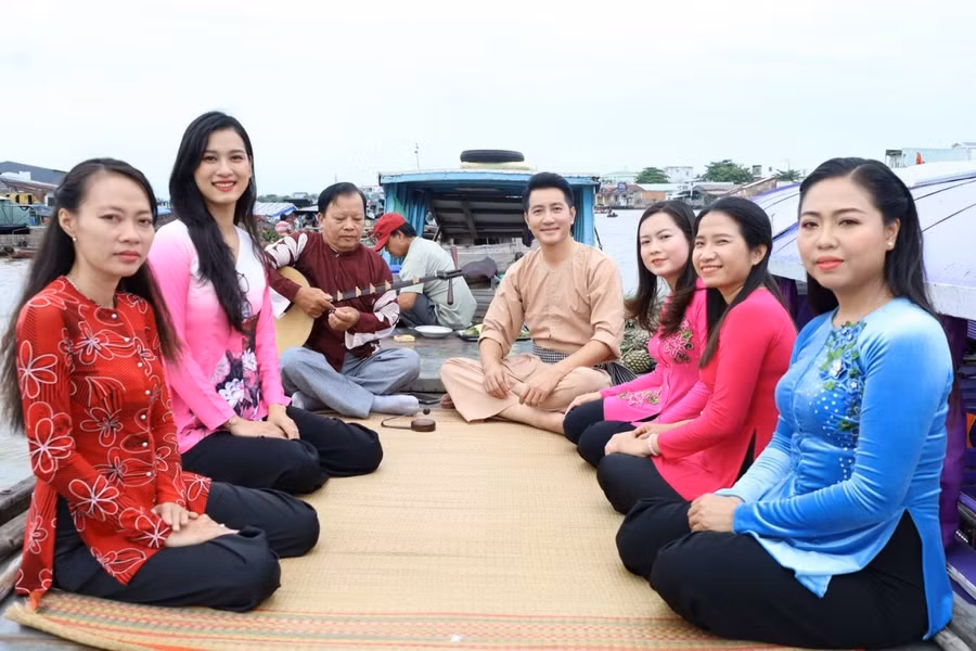  Ca sĩ Nguyễn Phi Hùng quay MV ca nhạc thể hiện tình yêu mảnh đất, con người Cần Thơ. Ảnh: Duy Tân