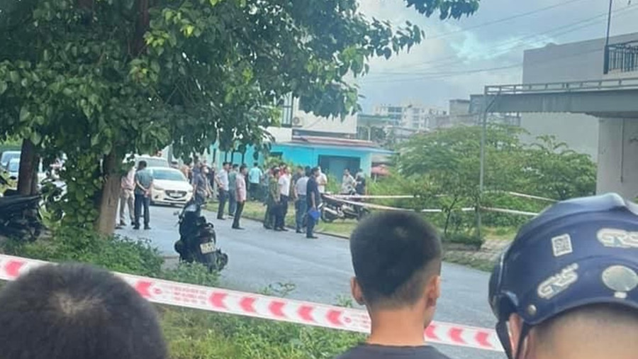 Cơ quan công an phong tỏa hiện trường vụ án. Ảnh: CTV Cơ quan công an phong tỏa hiện trường vụ án. Ảnh: CTV