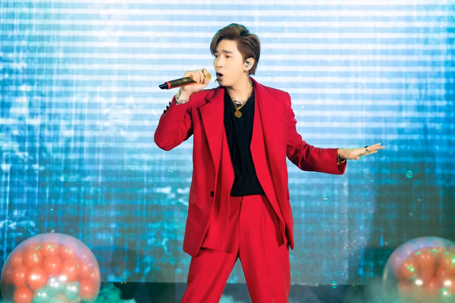 Trước đó, Chi Dân gây bất ngờ khi xác nhận chưa có bạn gái. Ảnh: NVCC