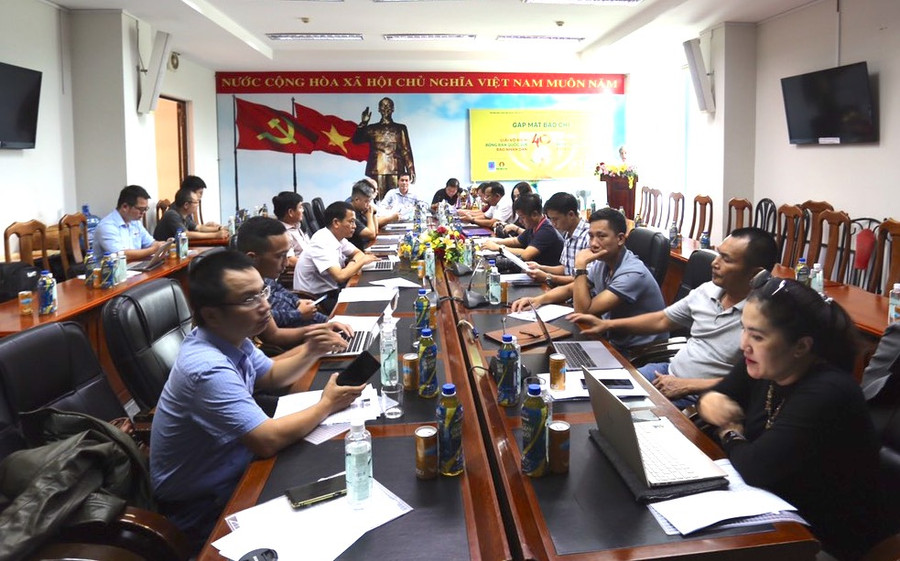 Đông đảo phóng viên, nhà báo đến dự buổi gặp mặt. Ảnh: Văn Ngọc