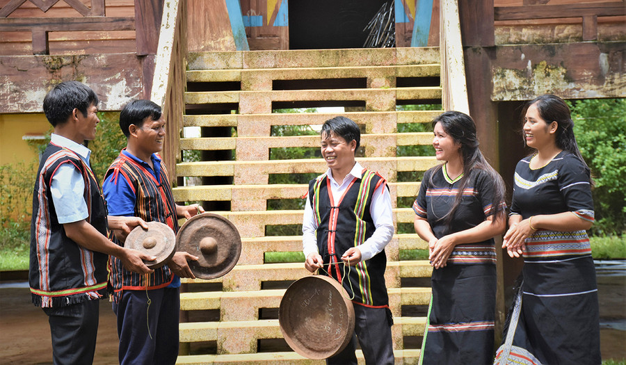 Tuổi trẻ xã Gào gìn giữ và phát huy văn hóa cồng chiêng. Ảnh: Trần Dung Tuổi trẻ xã Gào gìn giữ và phát huy văn hóa cồng chiêng. Ảnh: Trần Dung