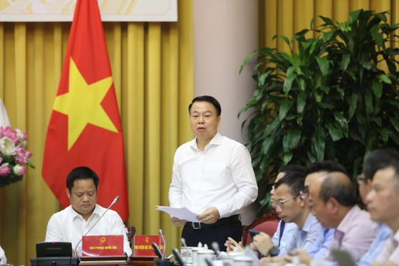 Thứ trưởng Bộ Tài chính Nguyễn Đức Chi trình bày những điểm mới của Luật Kinh doanh bảo hiểm năm 2022 tại cuộc họp báo. Ảnh: VIẾT CHUNG Thứ trưởng Bộ Tài chính Nguyễn Đức Chi trình bày những điểm mới của Luật Kinh doanh bảo hiểm năm 2022 tại cuộc họp báo. Ảnh: VIẾT CHUNG