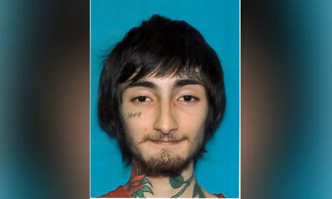 Chân dung Robert E Crimo III do cảnh sát Highland Park công bố ngày 4-7. Ảnh: CNN