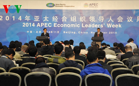 Bộ trưởng Ngoại giao và Bộ trưởng Thương mại Trung Quốc chủ trì họp báo sau Hội nghị Liên Bộ trưởng Ngoại giao-Kinh tế